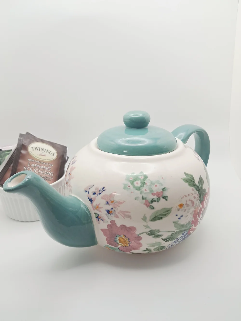 Pioneer Woman Country Garden Floral Ceramic Teapot & Ramakin with Assorted Tea